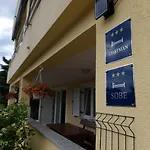 Eden Apartment *