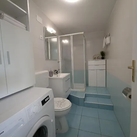 Eden Apartment *