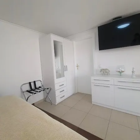 Eden Apartment